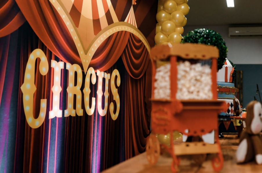 Circus-themed party decorations