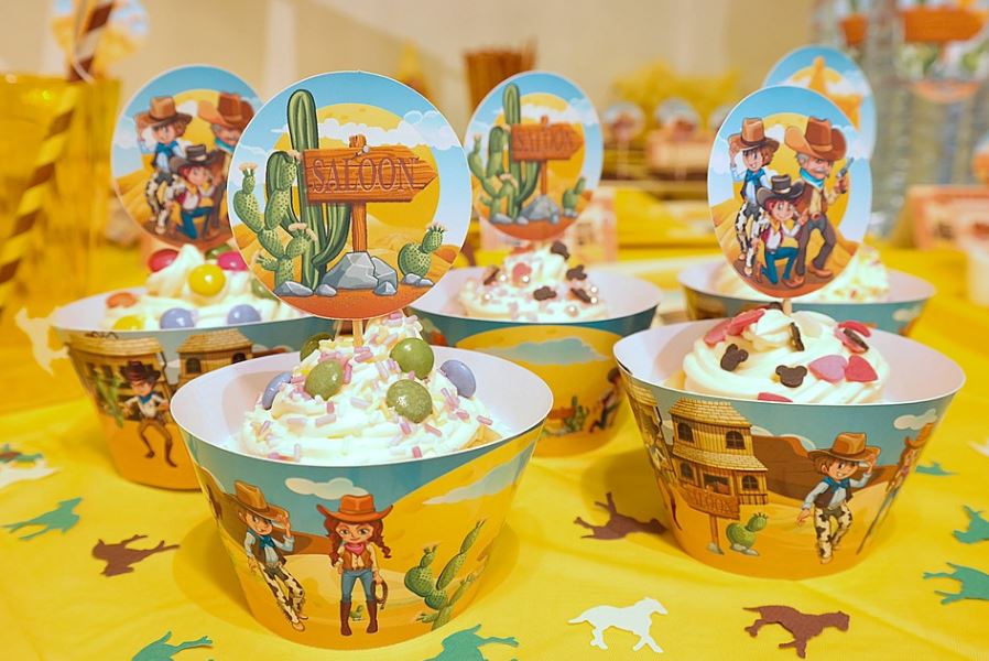 Cowboy-themed cupcakes